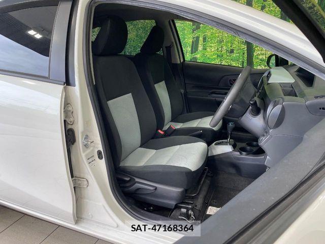 Toyota AQUA 2013-12 8685169-7