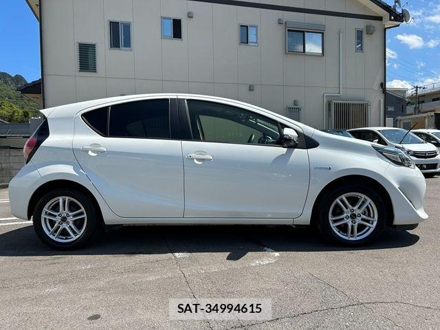 Toyota AQUA 2017-10 8685167-5