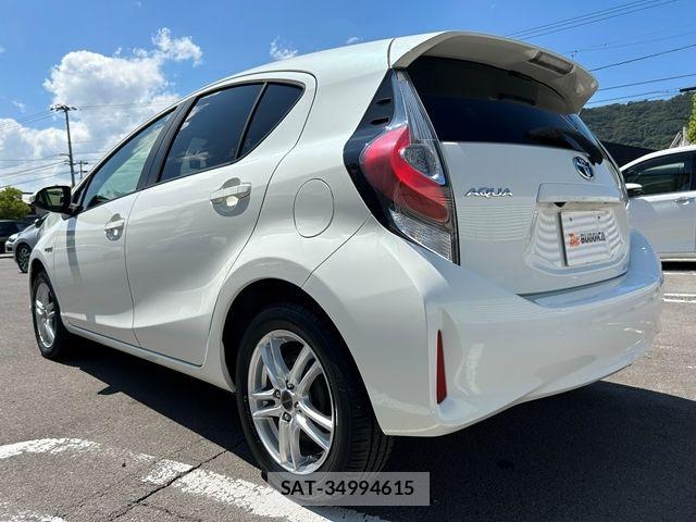 Toyota AQUA 2017-10 8685167-8