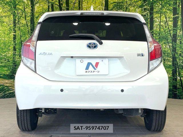 Toyota AQUA 2015-01 8685163-14