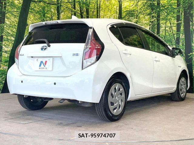 Toyota AQUA 2015-01 8685163-16