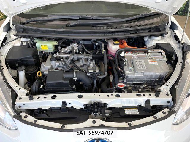 Toyota AQUA 2015-01 8685163-17