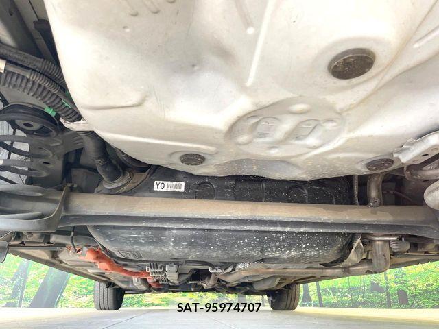 Toyota AQUA 2015-01 8685163-18