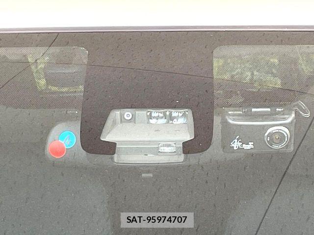 Toyota AQUA 2015-01 8685163-2