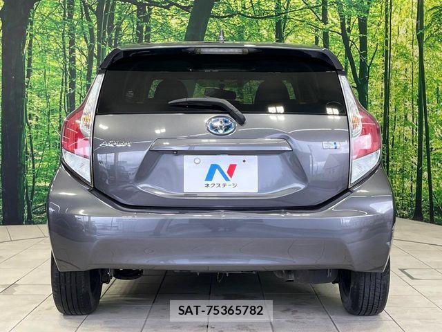 Toyota AQUA 2017-11 8685172-14