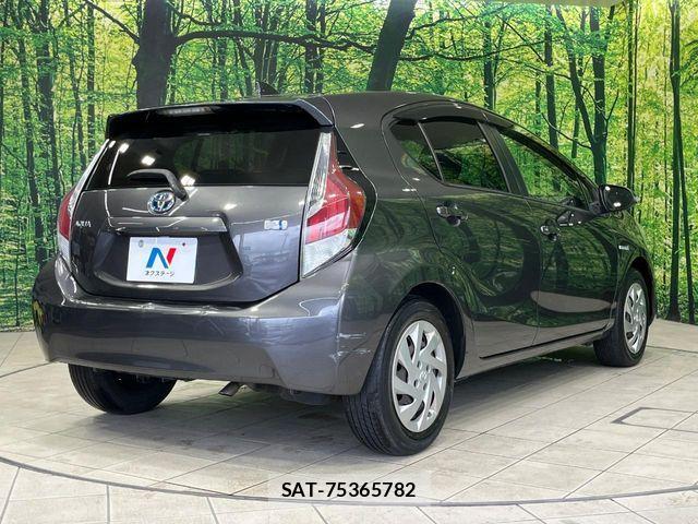 Toyota AQUA 2017-11 8685172-16
