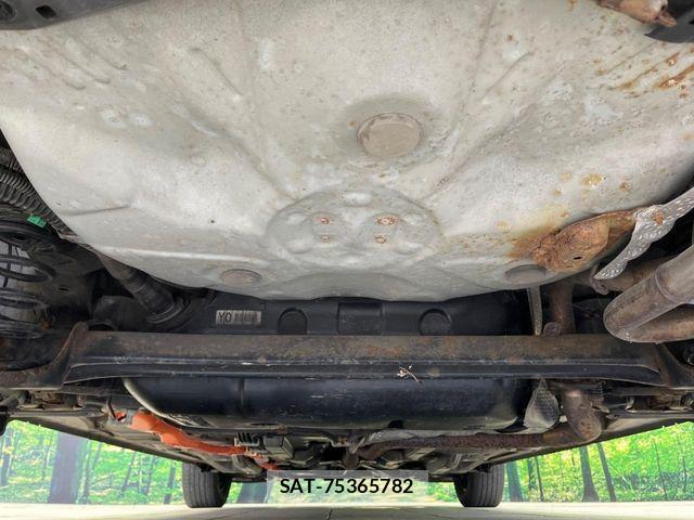 Toyota AQUA 2017-11 8685172-18