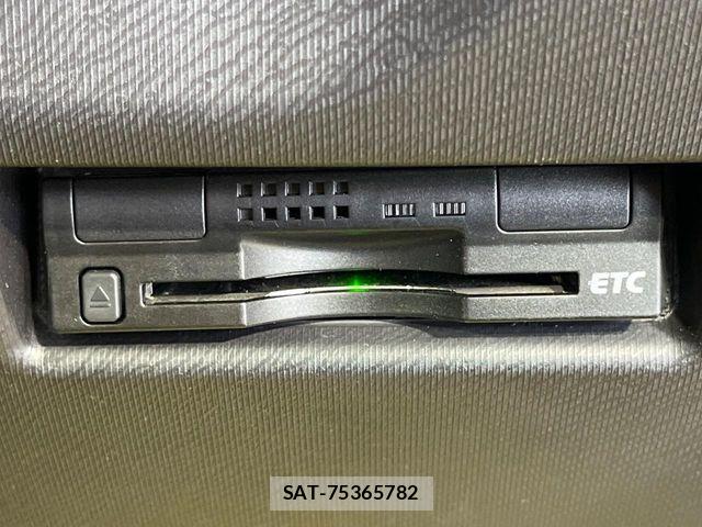 Toyota AQUA 2017-11 8685172-5
