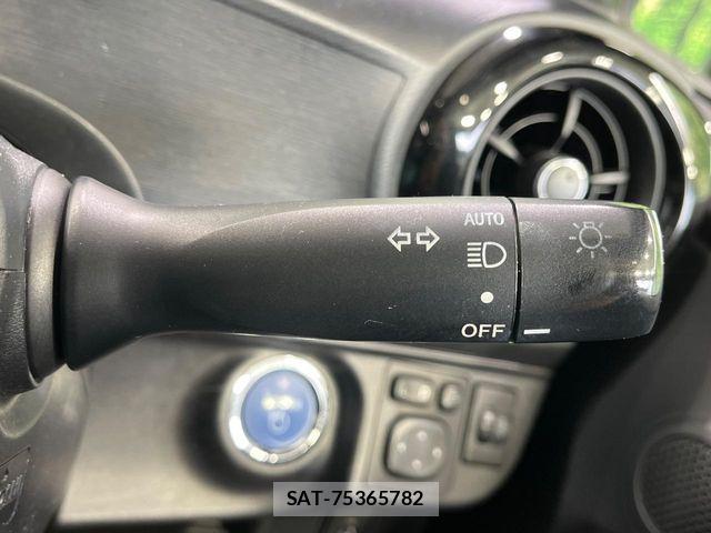 Toyota AQUA 2017-11 8685172-6