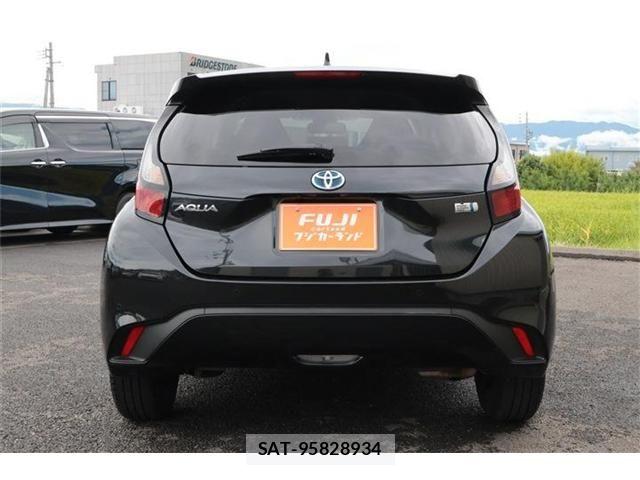 Toyota AQUA 2023-01 8685162-16