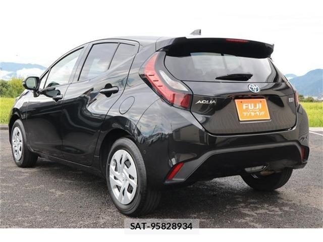 Toyota AQUA 2023-01 8685162-18