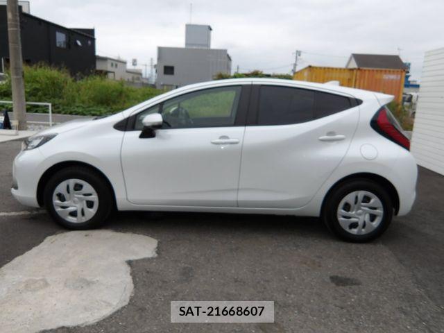 Toyota AQUA 2024-03 8685158-28