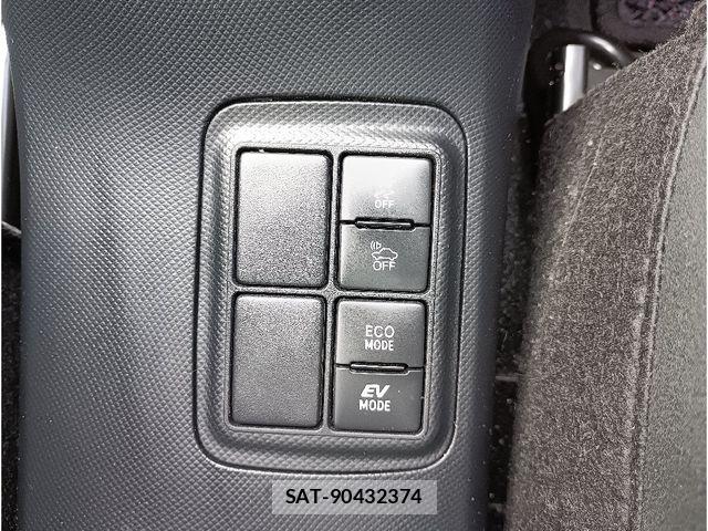 Toyota AQUA 2017-07 8685166-16