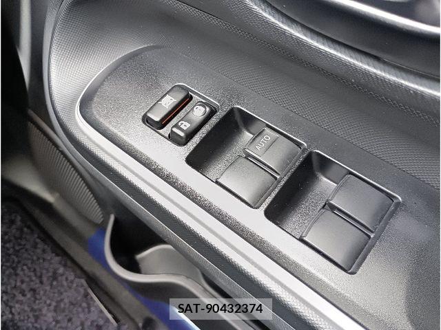 Toyota AQUA 2017-07 8685166-22
