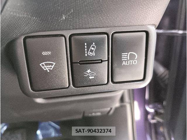 Toyota AQUA 2017-07 8685166-24