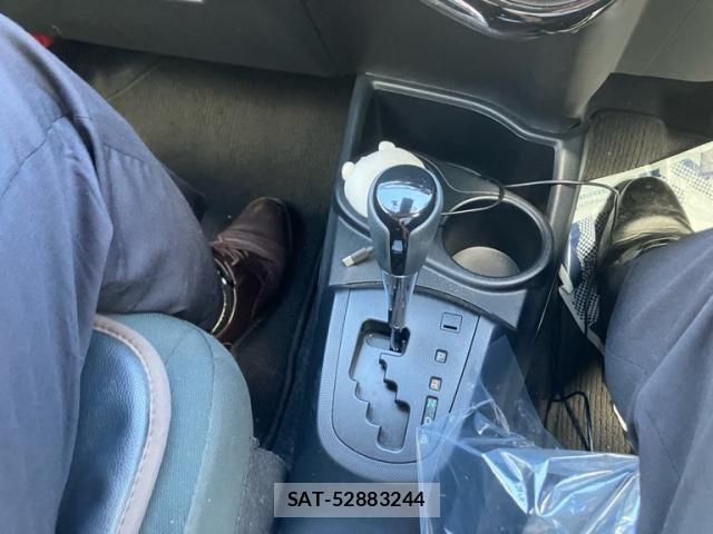 Toyota AQUA 2017-12 8685170-13