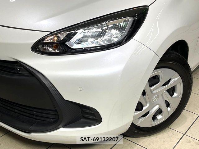 Toyota AQUA 2023-08 8685164-12