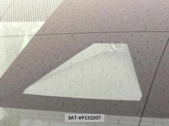 Toyota AQUA 2023-08 8685164-5