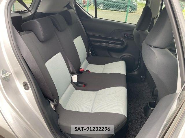 Toyota AQUA 2013-09 8685174-11