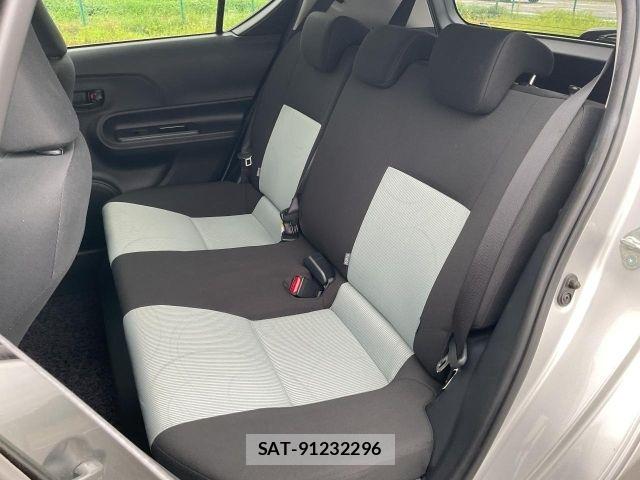 Toyota AQUA 2013-09 8685174-12