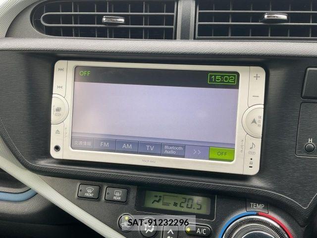 Toyota AQUA 2013-09 8685174-22