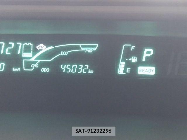 Toyota AQUA 2013-09 8685174-29