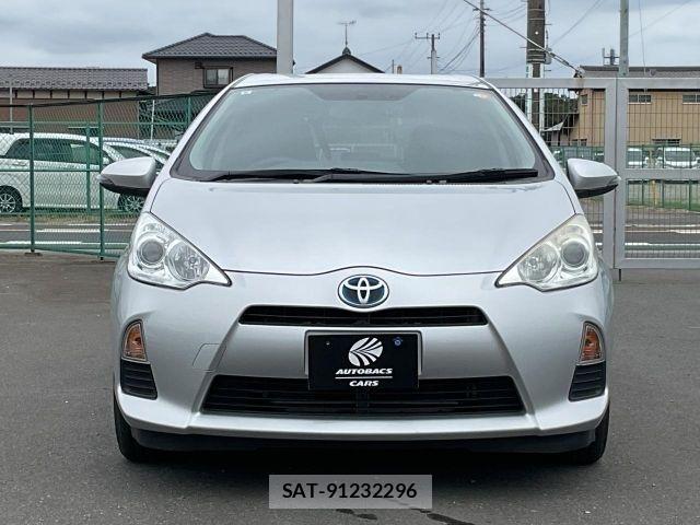 Toyota AQUA 2013-09 8685174-3