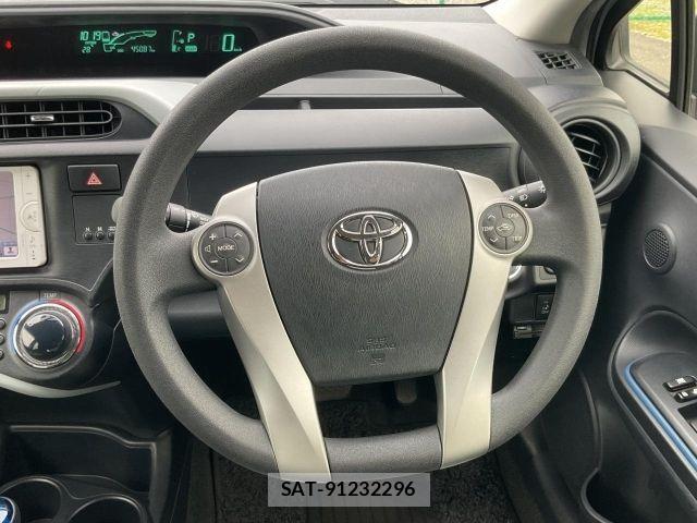 Toyota AQUA 2013-09 8685174-7