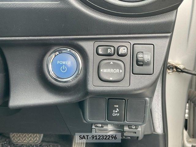 Toyota AQUA 2013-09 8685174-8