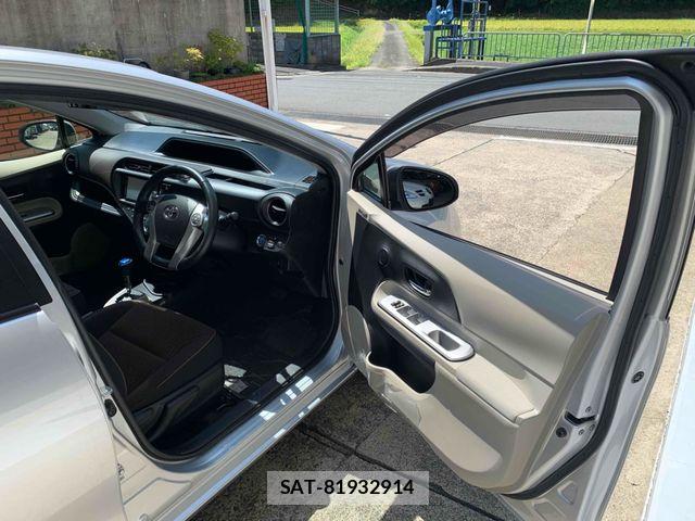 Toyota AQUA 2012-07 8740428-10