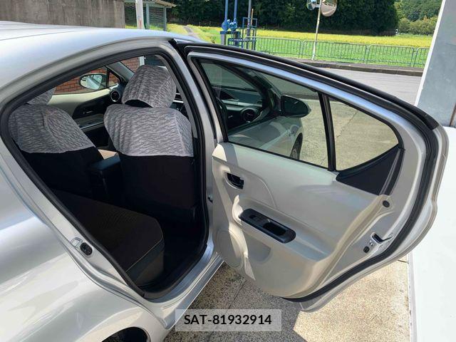 Toyota AQUA 2012-07 8740428-11