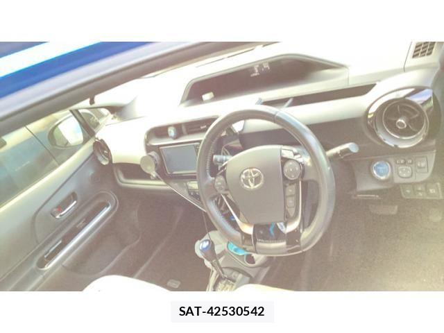 Toyota AQUA 2017-09 8740424-6