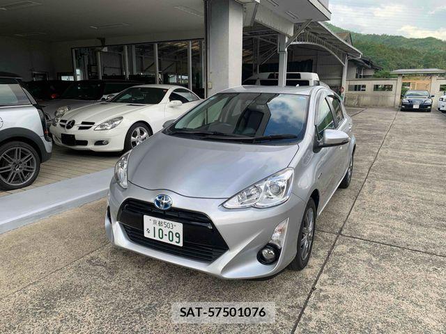Toyota AQUA 2016-03 8740408-0