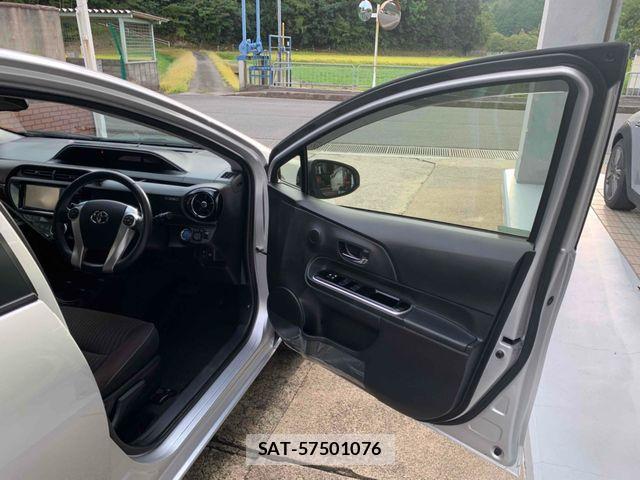 Toyota AQUA 2016-03 8740408-10