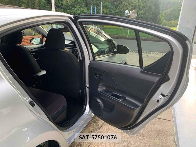 Toyota AQUA 2016-03 8740408-11