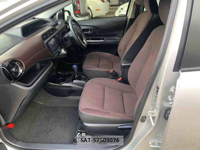 Toyota AQUA 2016-03 8740408-15
