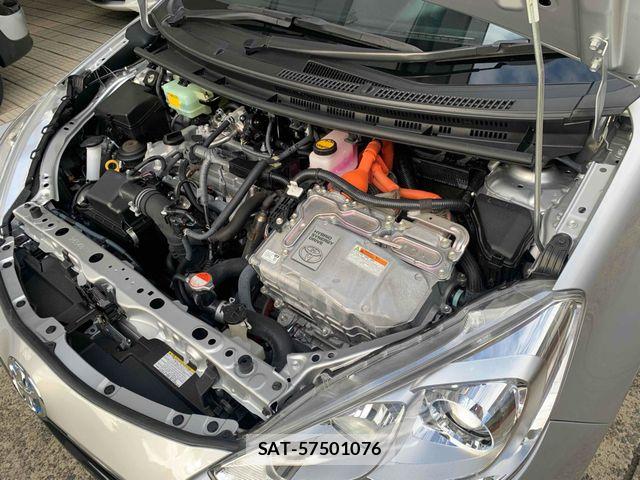 Toyota AQUA 2016-03 8740408-17