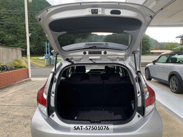 Toyota AQUA 2016-03 8740408-20