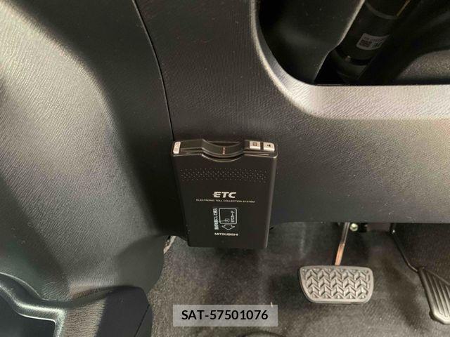 Toyota AQUA 2016-03 8740408-27