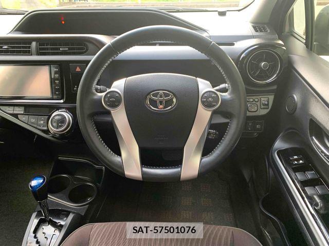 Toyota AQUA 2016-03 8740408-2