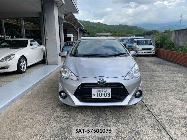 Toyota AQUA 2016-03 8740408-4
