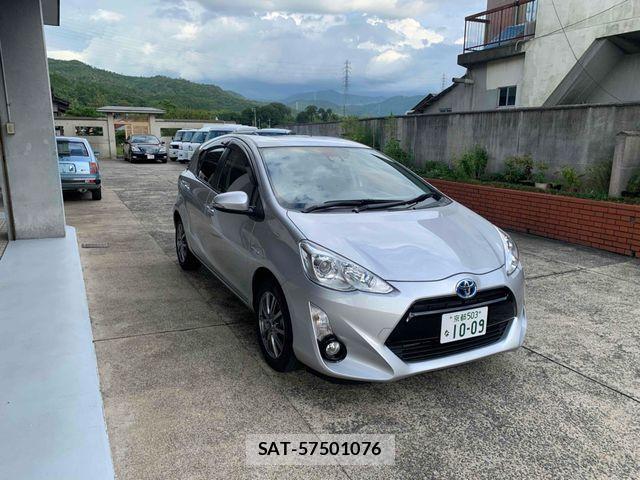 Toyota AQUA 2016-03 8740408-5