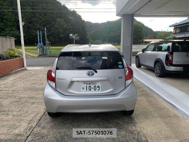 Toyota AQUA 2016-03 8740408-7