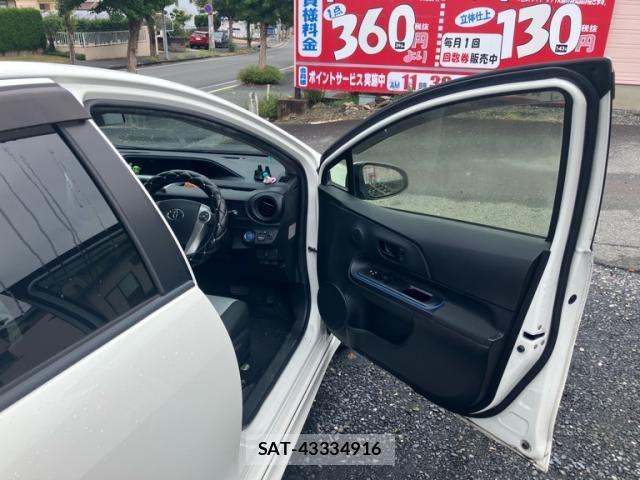 Toyota AQUA 2013-09 8740453-9