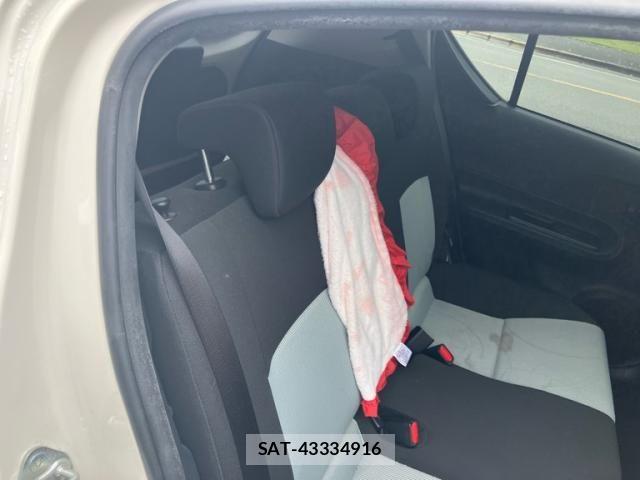 Toyota AQUA 2013-09 8740453-12