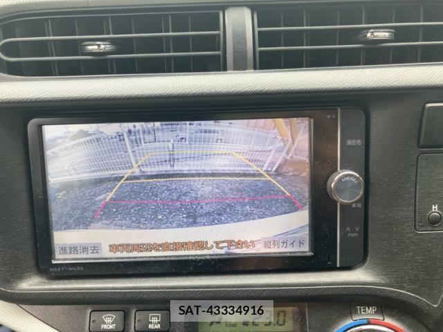 Toyota AQUA 2013-09 8740453-17