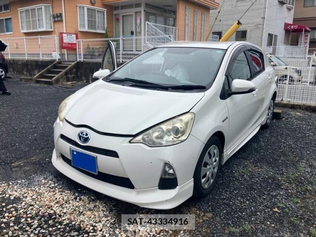 Toyota AQUA 2013-09 8740453-1