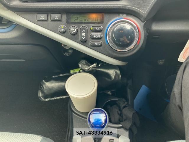 Toyota AQUA 2013-09 8740453-19