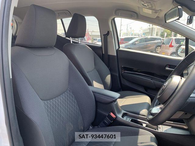Toyota AQUA 2022-12 8740396-17