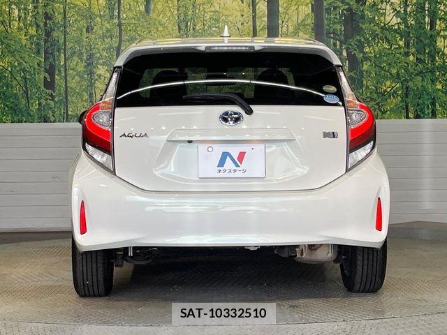 Toyota AQUA 2017-08 8740409-14